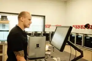 Bambu Lab lancia Farm Manager: controllo locale per flotte di stampanti 3D